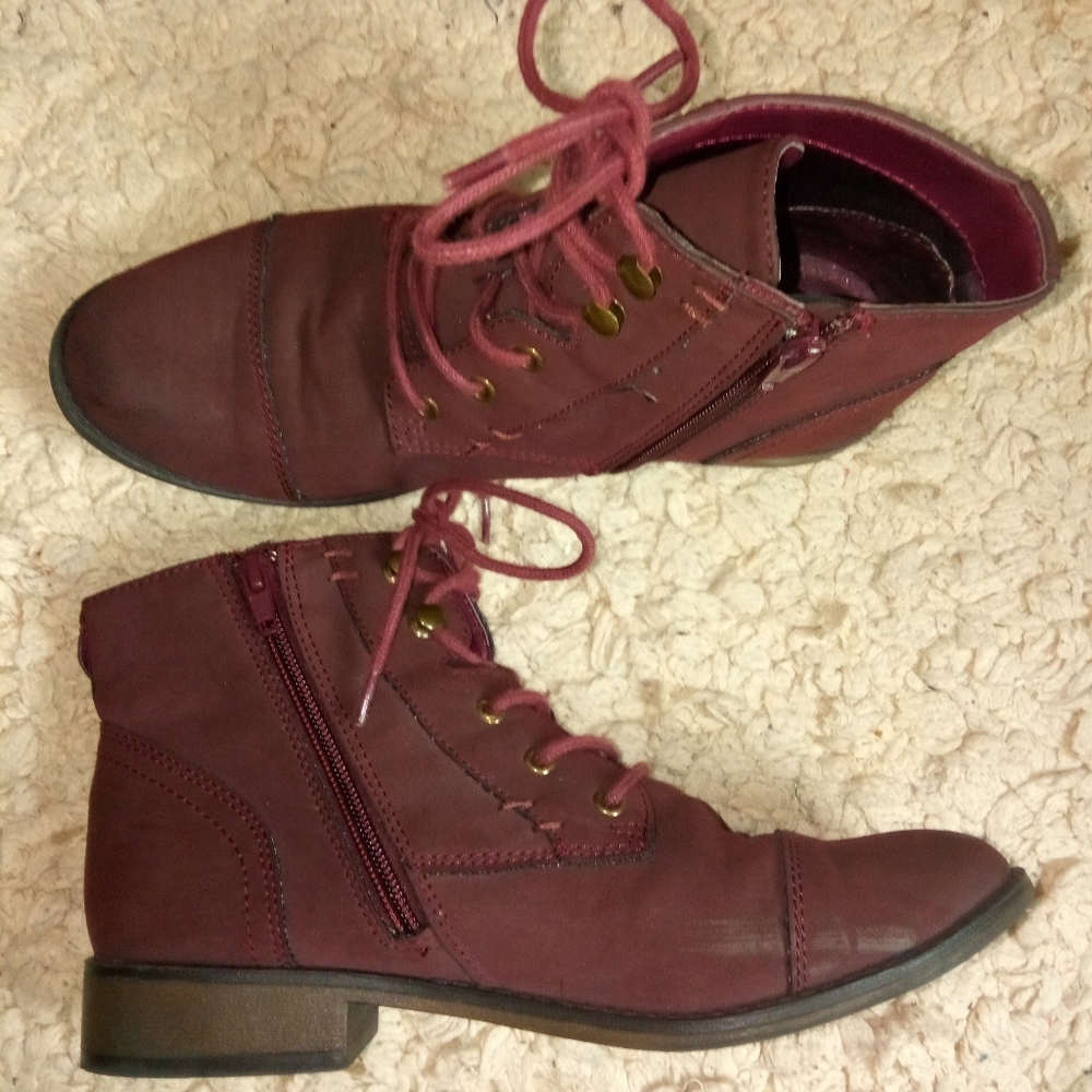Women's Express Lace up Boots